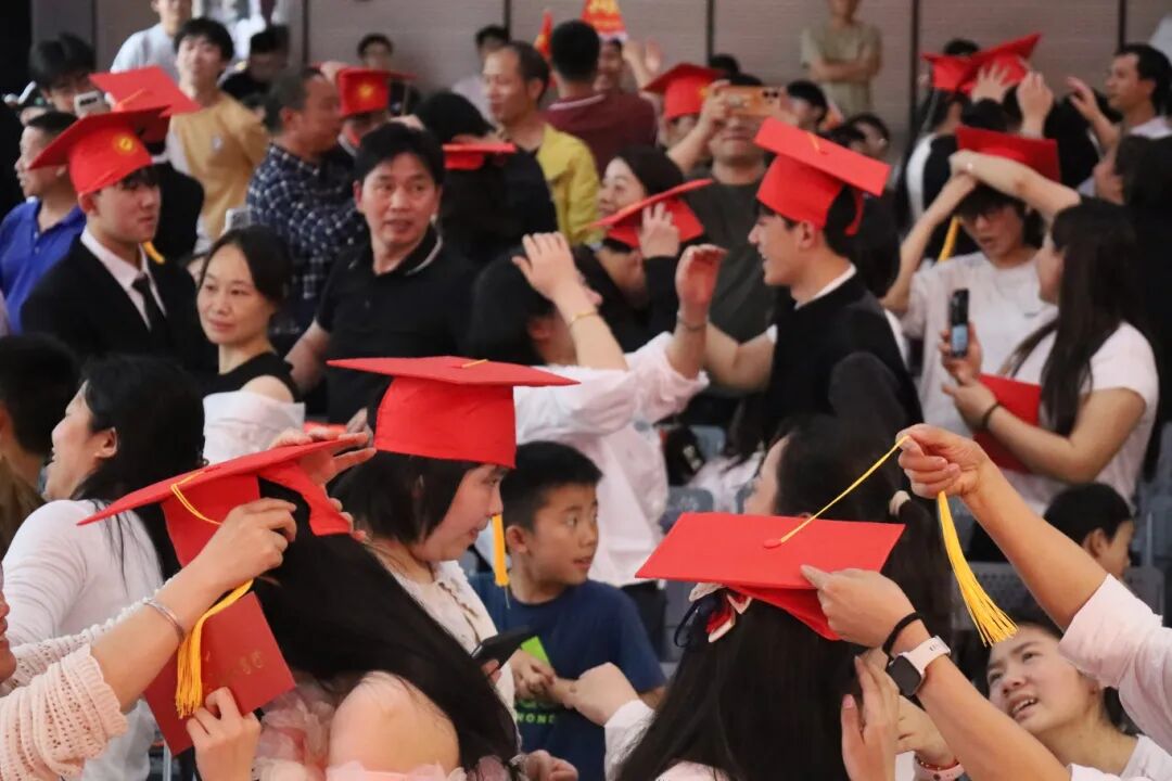 十八而志乘风起，青春飞扬当有为 | 2026届高三成人礼